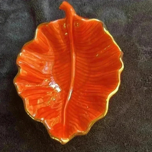 Vintage USA California Orange  Leaf Shaped Bowl w/Thick Gold Trim - Picture 3 of 4